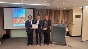 Dr. HH CHEUNG, Mr. LAM Hin Chung and Dr. YM WONG (From left to right)